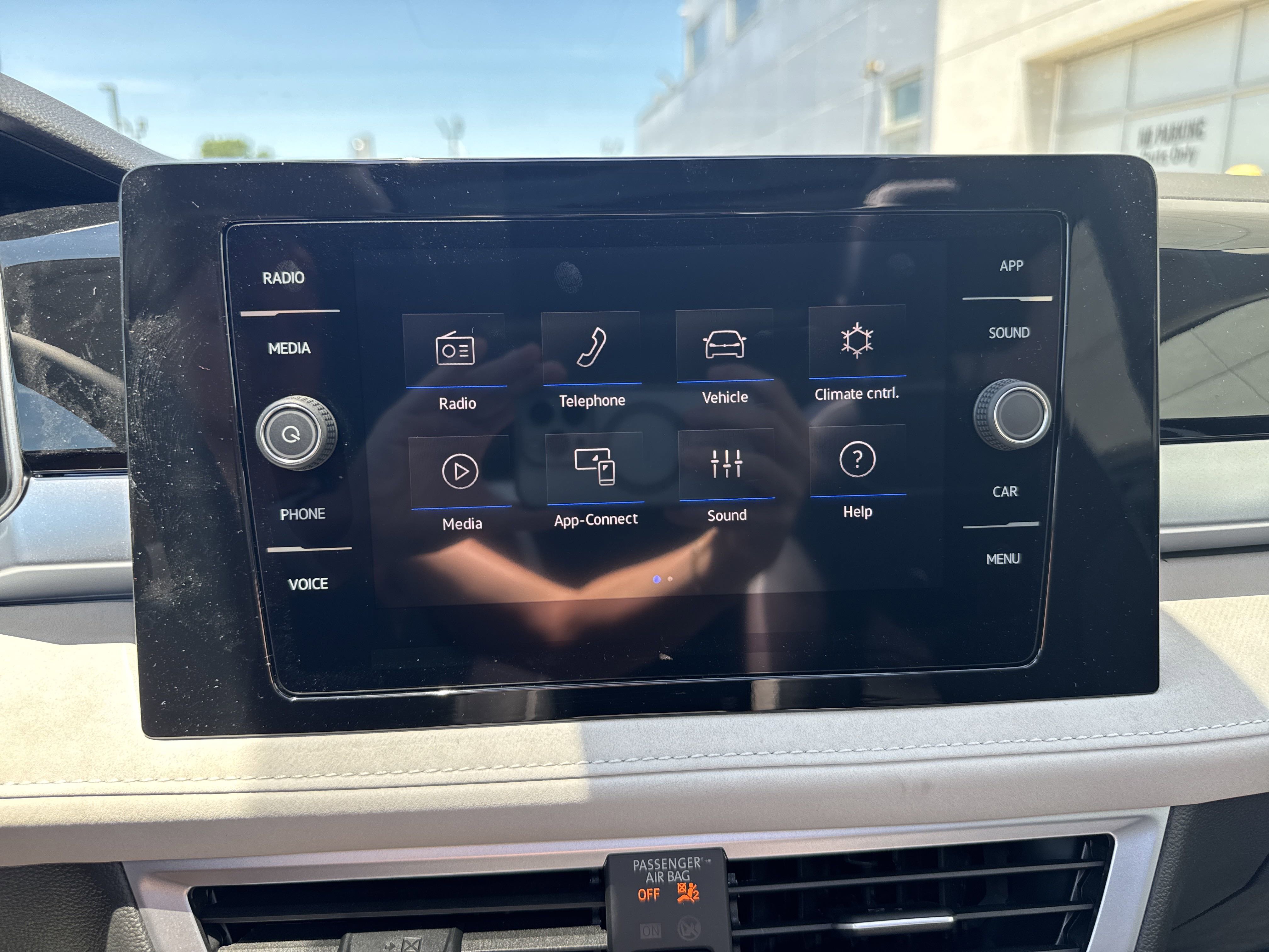 2025 Volkswagen Taos SE photo 2