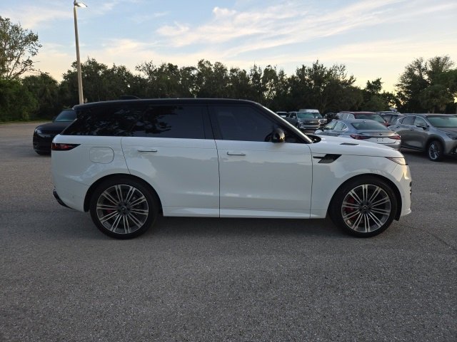 2024 Land Rover Range Rover Sport SE photo 5
