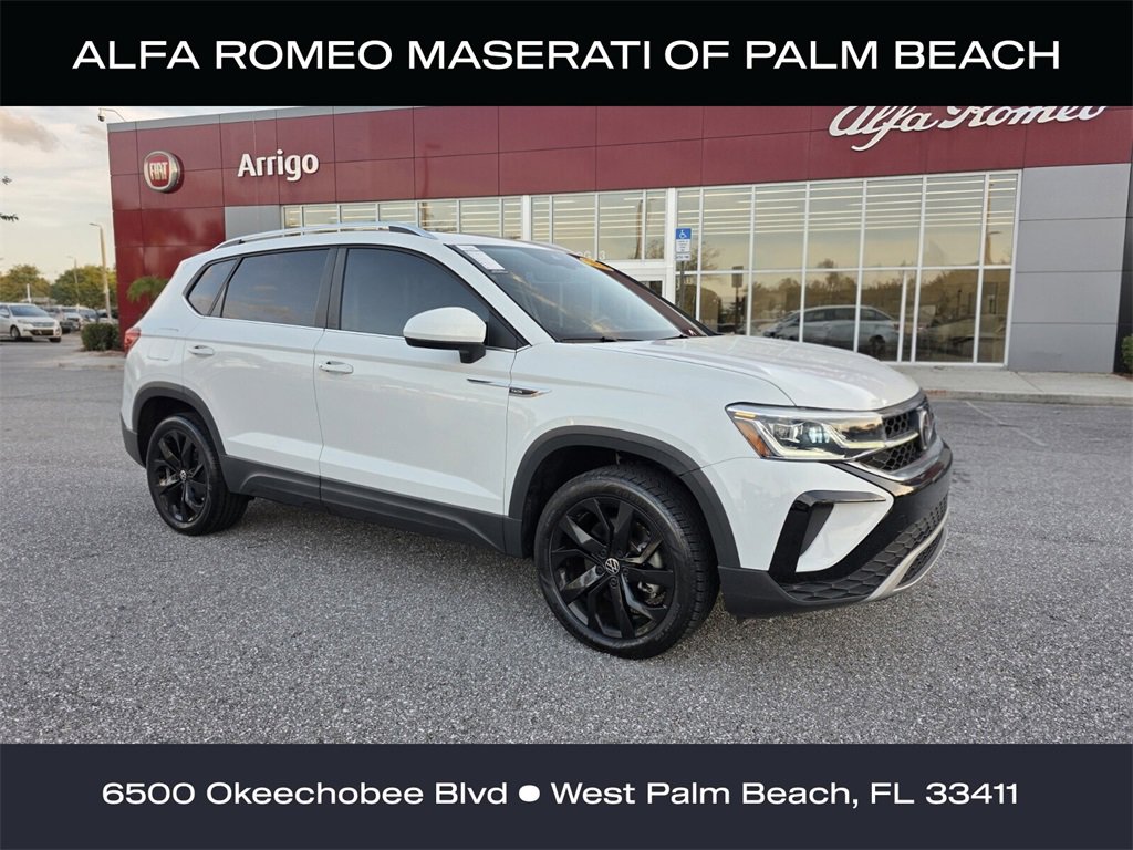 2022 Volkswagen Taos SEL's photo