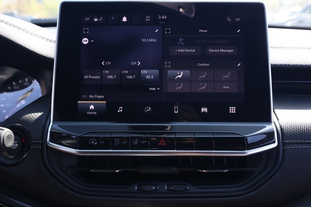 2023 Jeep Compass Altitude photo 28