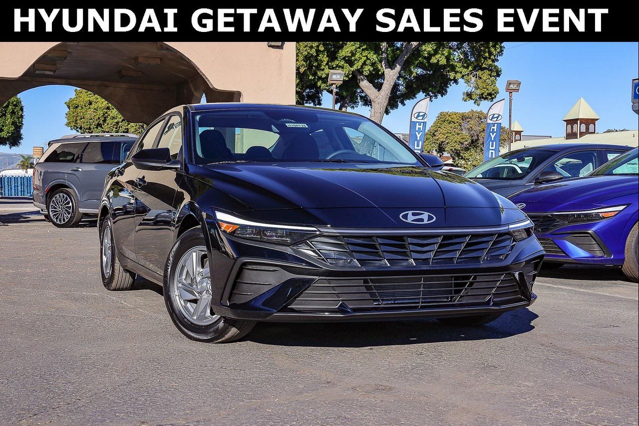 2026 Hyundai Elantra SE's photo