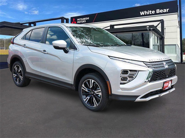 2025 Mitsubishi Eclipse Cross SE's photo