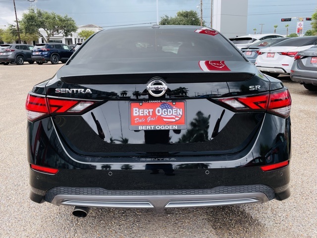 2022 Nissan Sentra SR photo 5