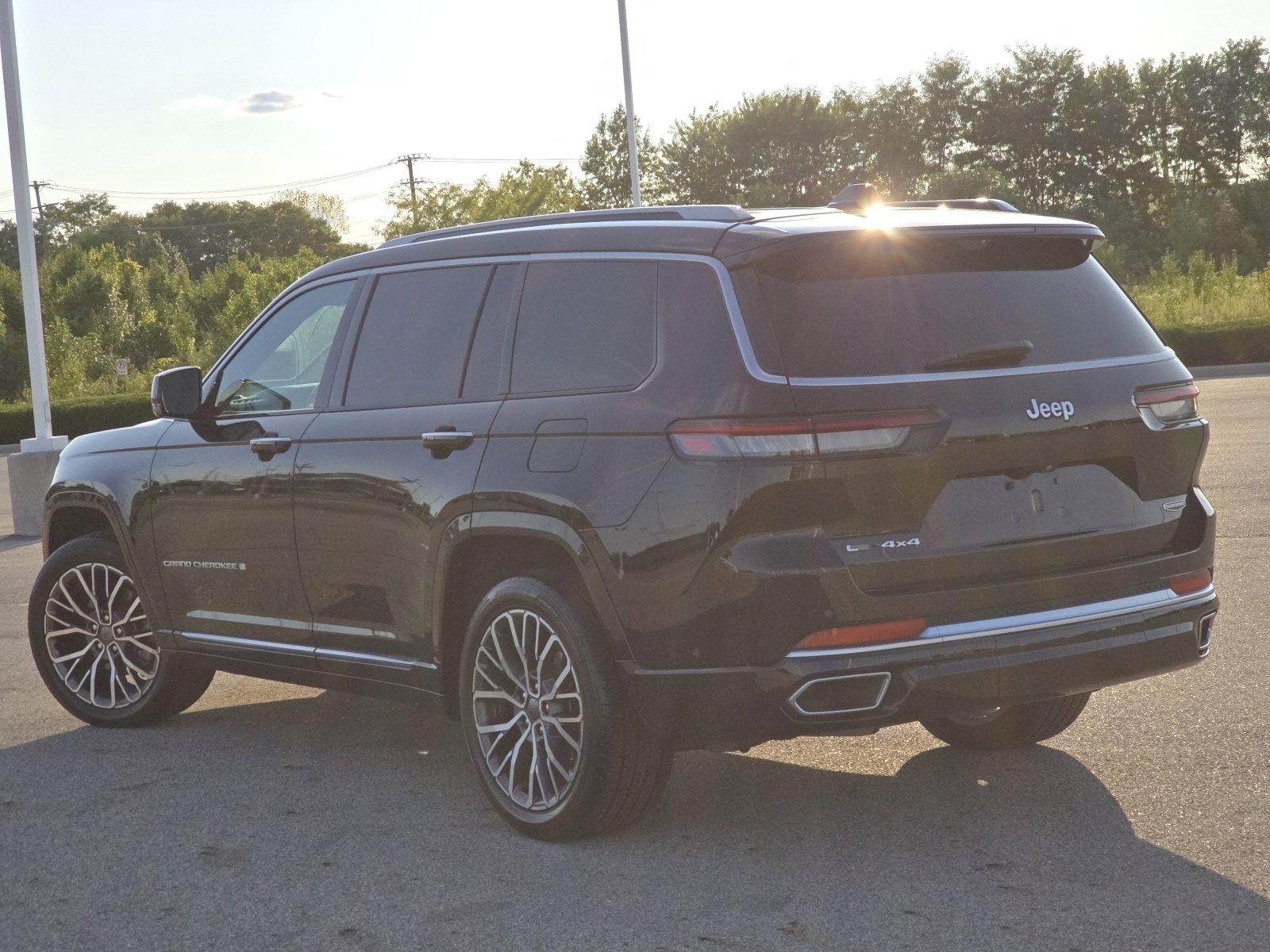 2021 Jeep Grand Cherokee L Summit Reserve photo 17