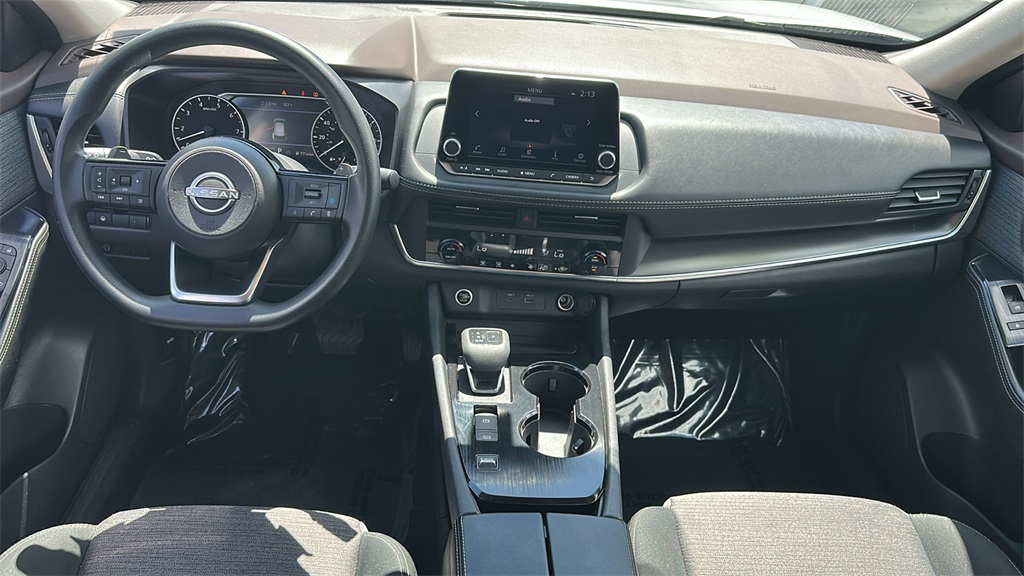 2023 Nissan Rogue SV photo 10