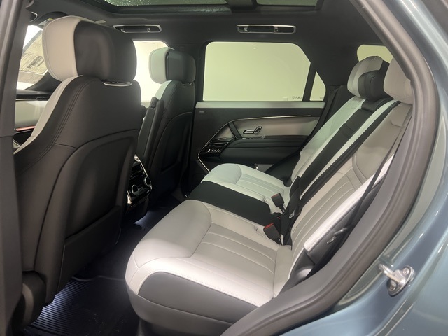 2025 Land Rover Range Rover Sport SE photo 20