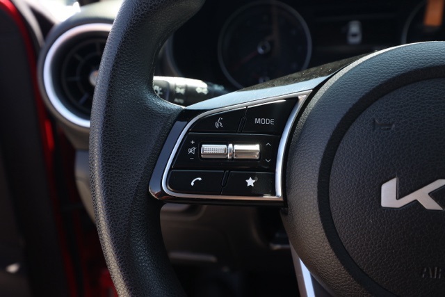 2022 Kia Forte LXS photo 22
