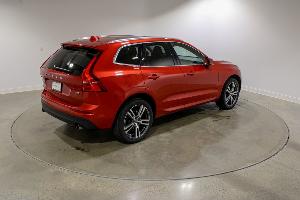 2021 Volvo XC60 T5 Momentum photo 5