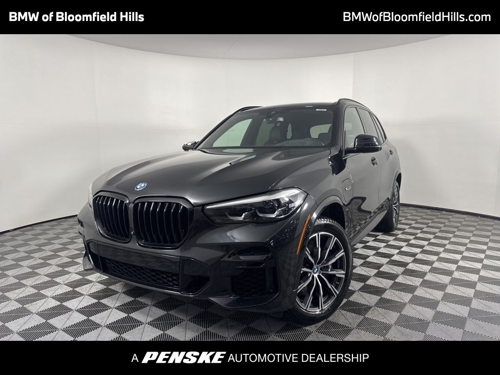 2022 BMW X5 45e's photo