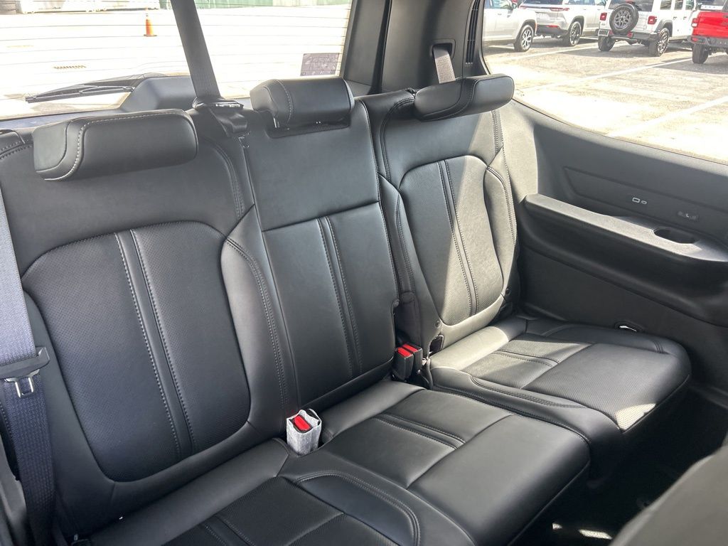 2025 Jeep Wagoneer Series II photo 21