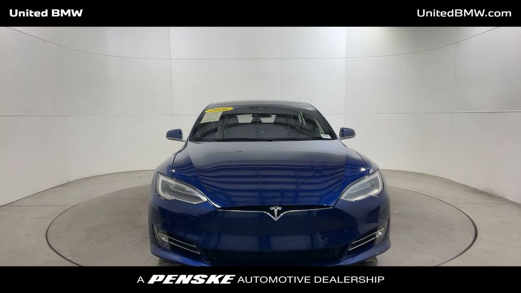 2016 Tesla Model S photo 3