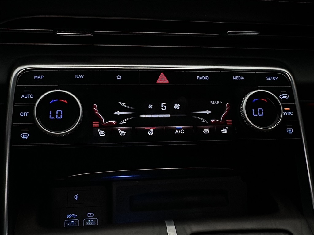 2023 Genesis GV80 2.5T Prestige photo 22