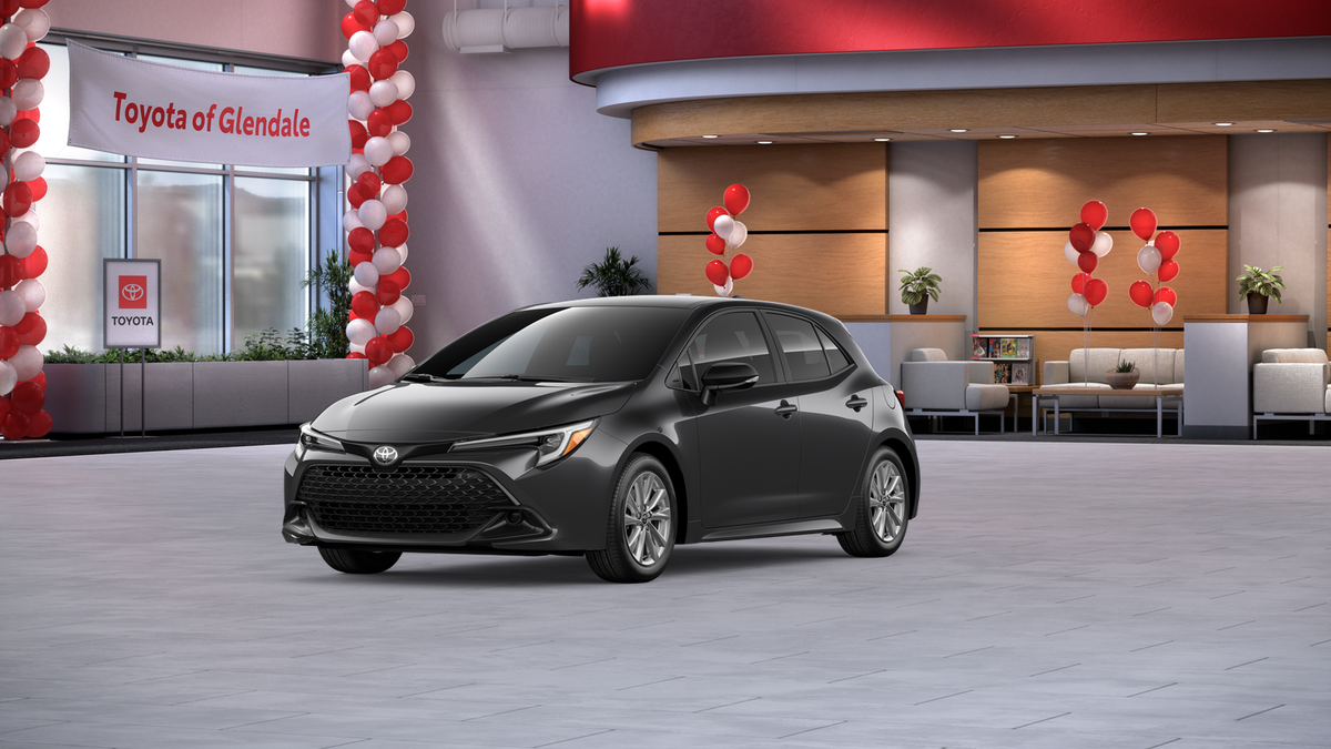 2026 Toyota Corolla Hatchback SE's photo