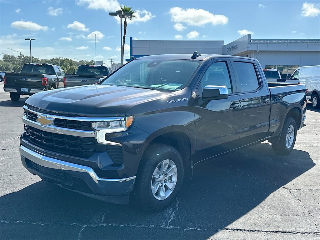 2024 Chevrolet Silverado 1500 LT photo 3