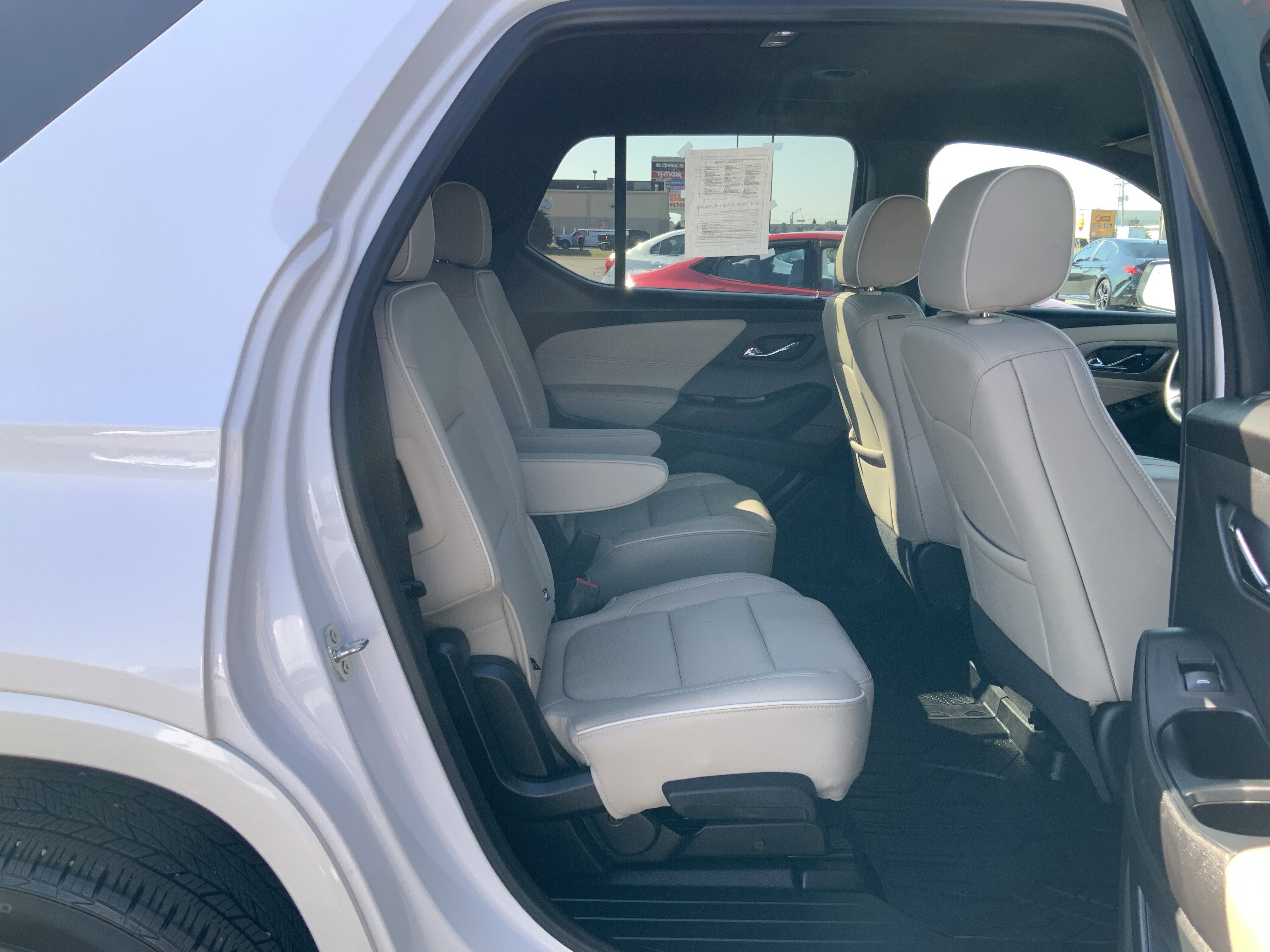 2023 Chevrolet Traverse Premier photo 9