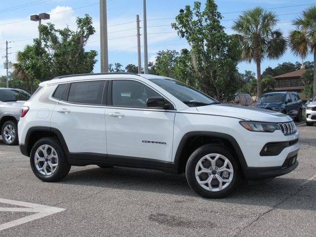 2025 Jeep Compass Latitude photo 2