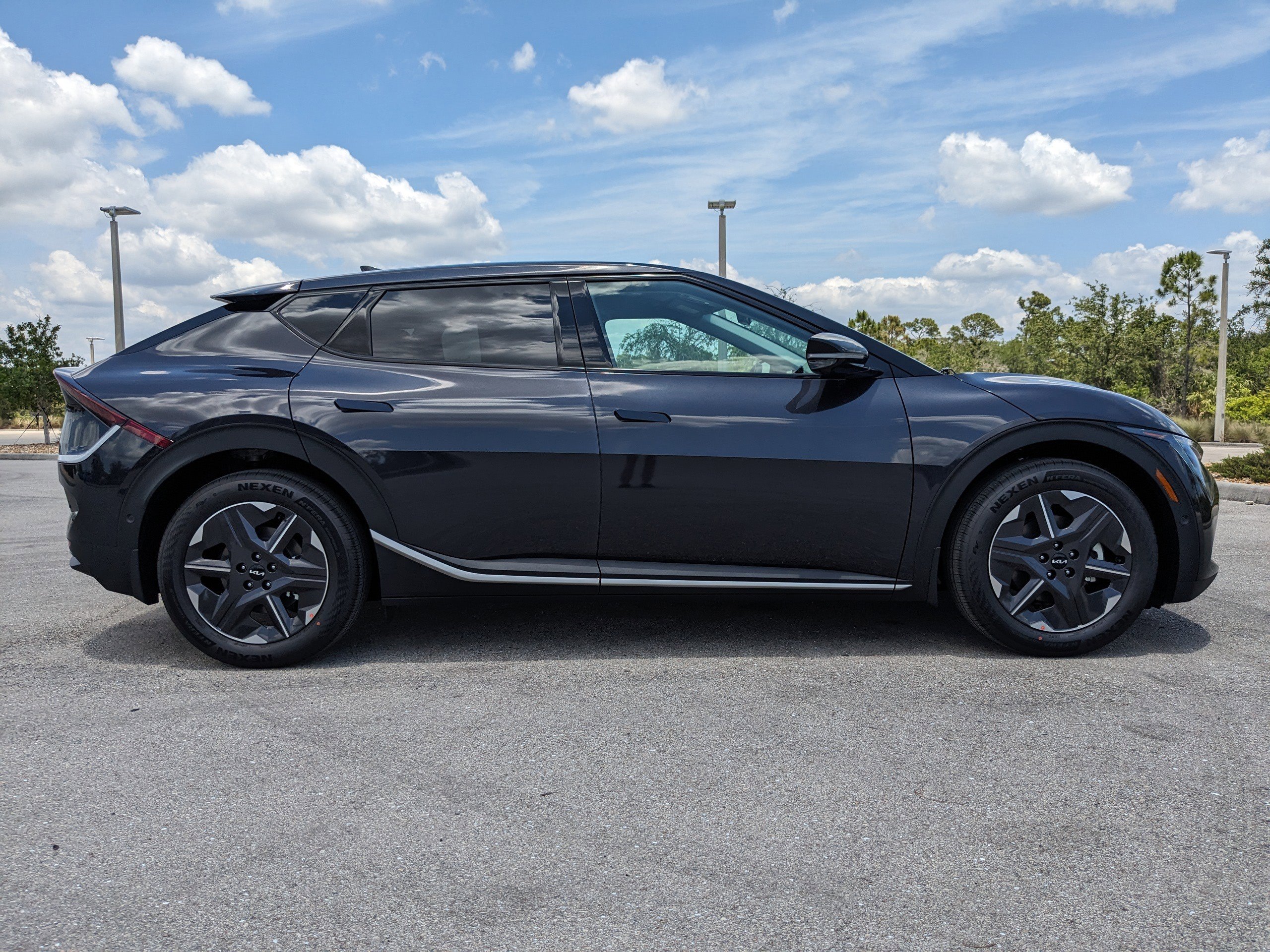 2025 Kia EV6 Light photo 3