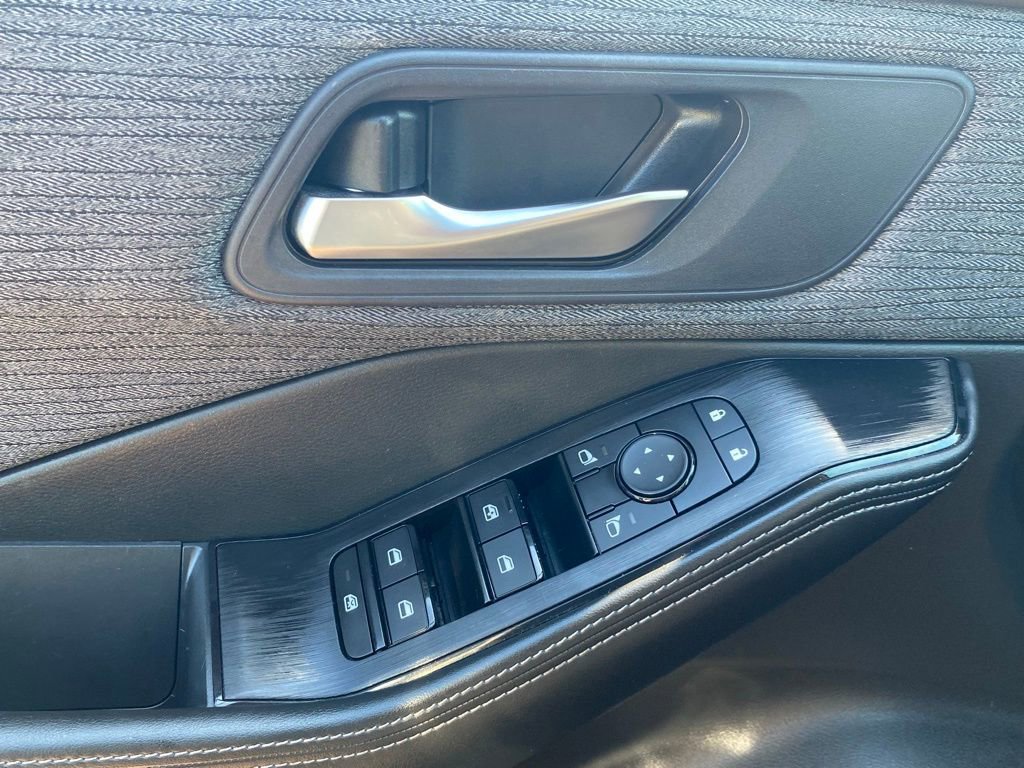 2023 Nissan Rogue SV photo 15