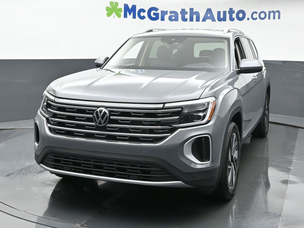 2025 Volkswagen Atlas SEL photo 2