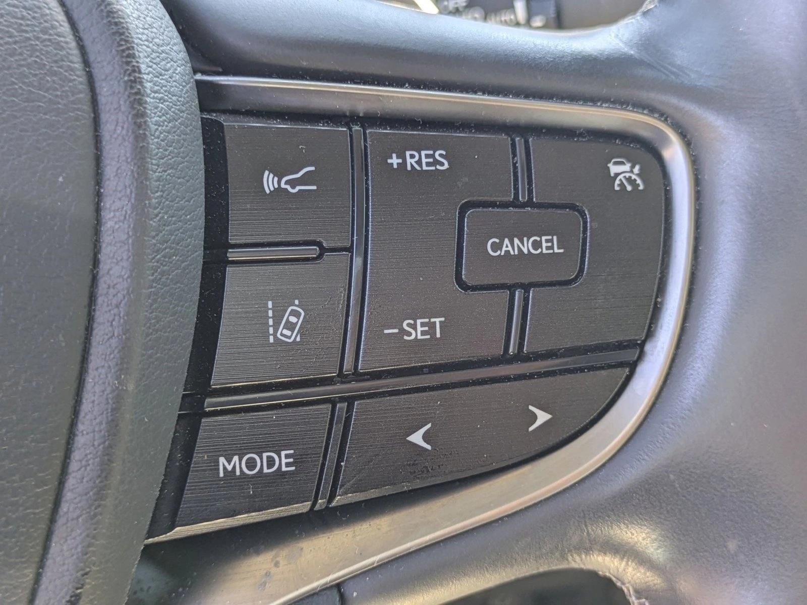 2020 Lexus ES 300h photo 13