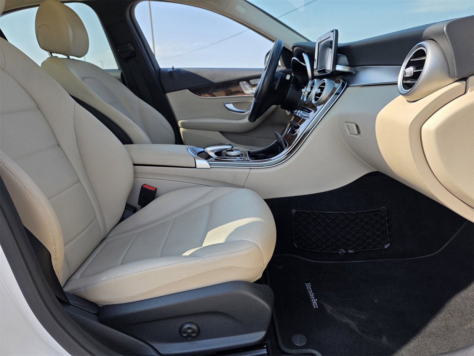 2016 Mercedes Benz C 300 photo 26