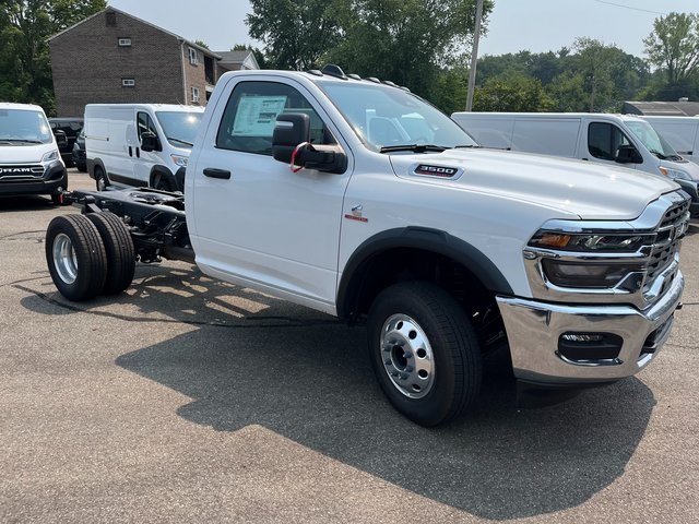 2025 Ram 3500 Tradesman photo 2