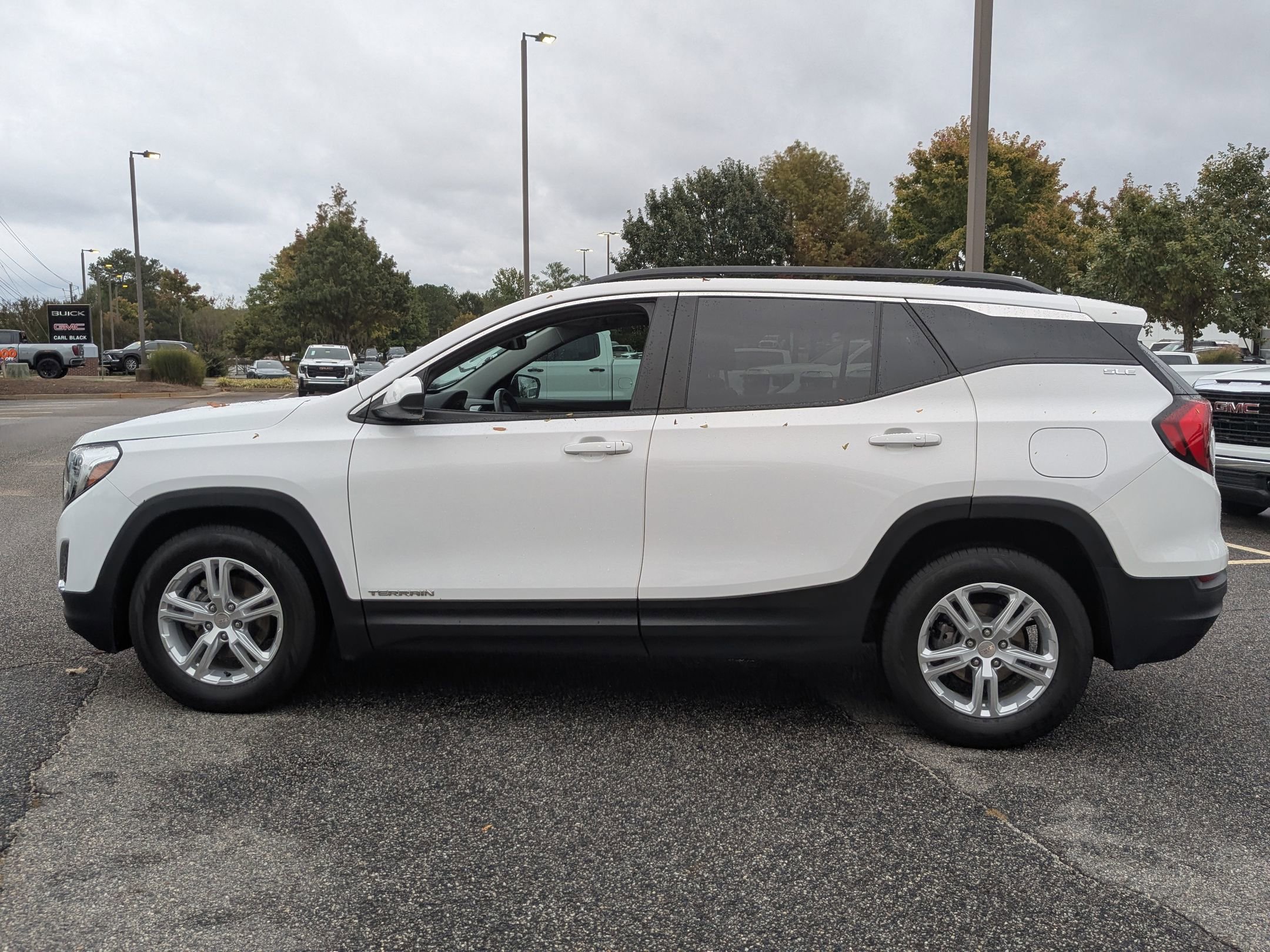 2021 Gmc Terrain SLE photo 2