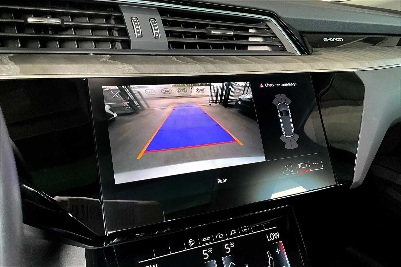 2024 Audi Q8 E-tron Premium photo 25
