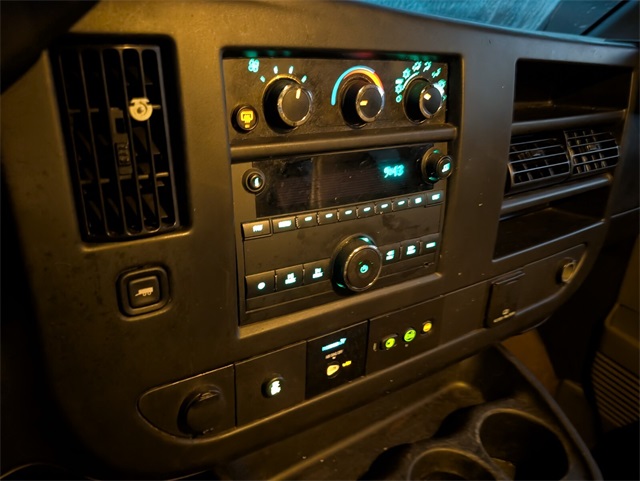 2016 Chevrolet Express 3500 LT photo 12