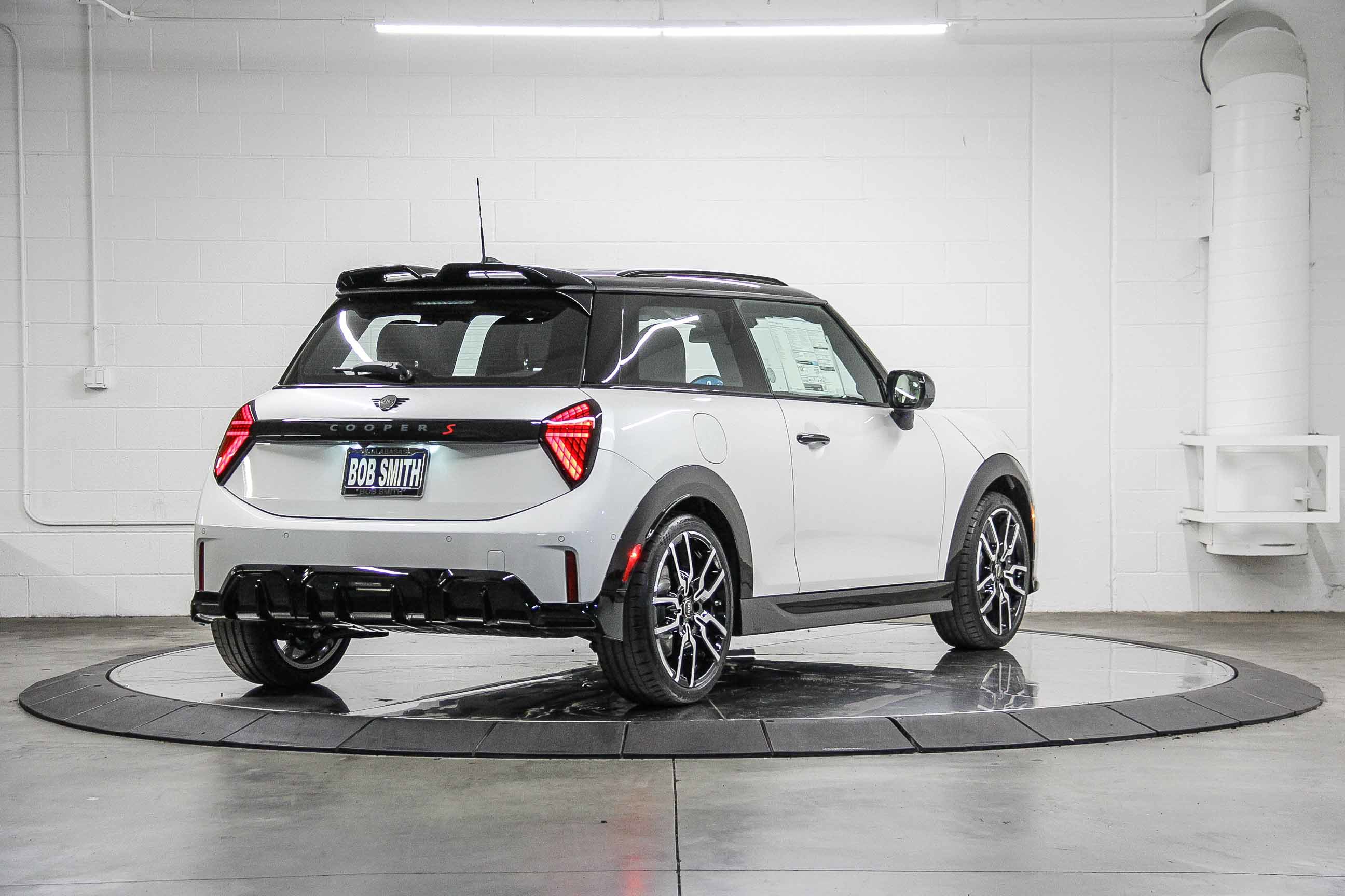 2026 Mini Cooper Hardtop S 2 Door Iconic photo 6