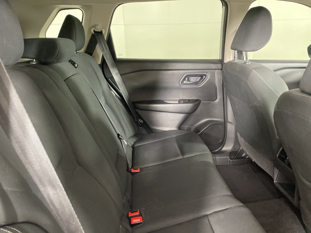 2024 Nissan Rogue S photo 11
