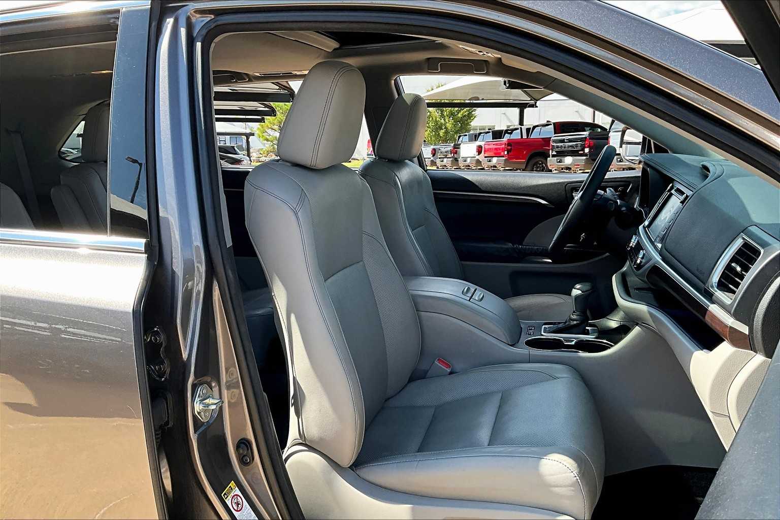 2014 Toyota Highlander Limited photo 8