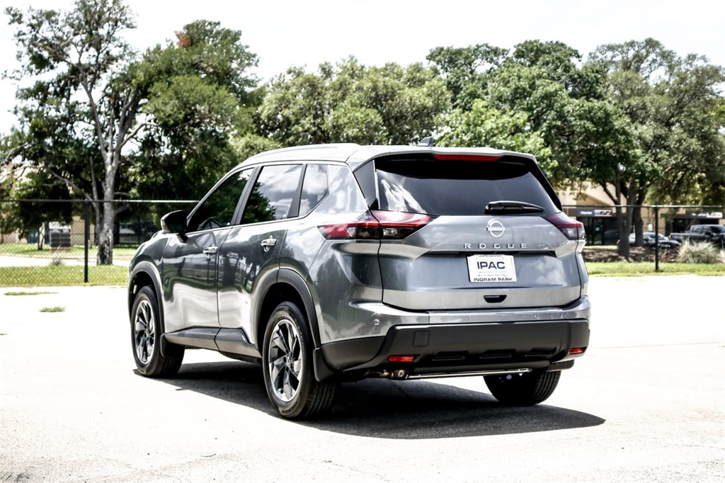 2025 Nissan Rogue SV photo 4