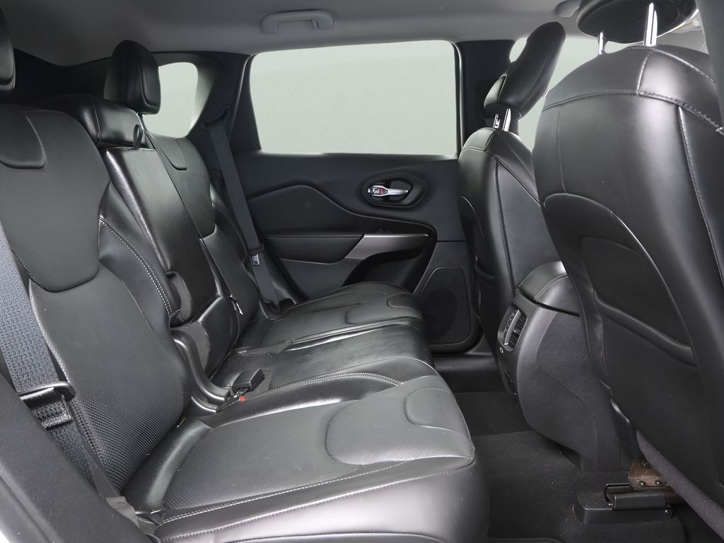 2020 Jeep Cherokee Limited photo 13