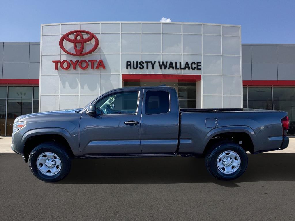 2021 Toyota Tacoma SR's photo