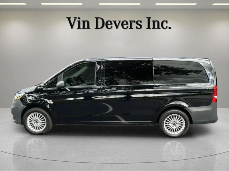 2023 Mercedes Benz Metris Passenger Van photo 4