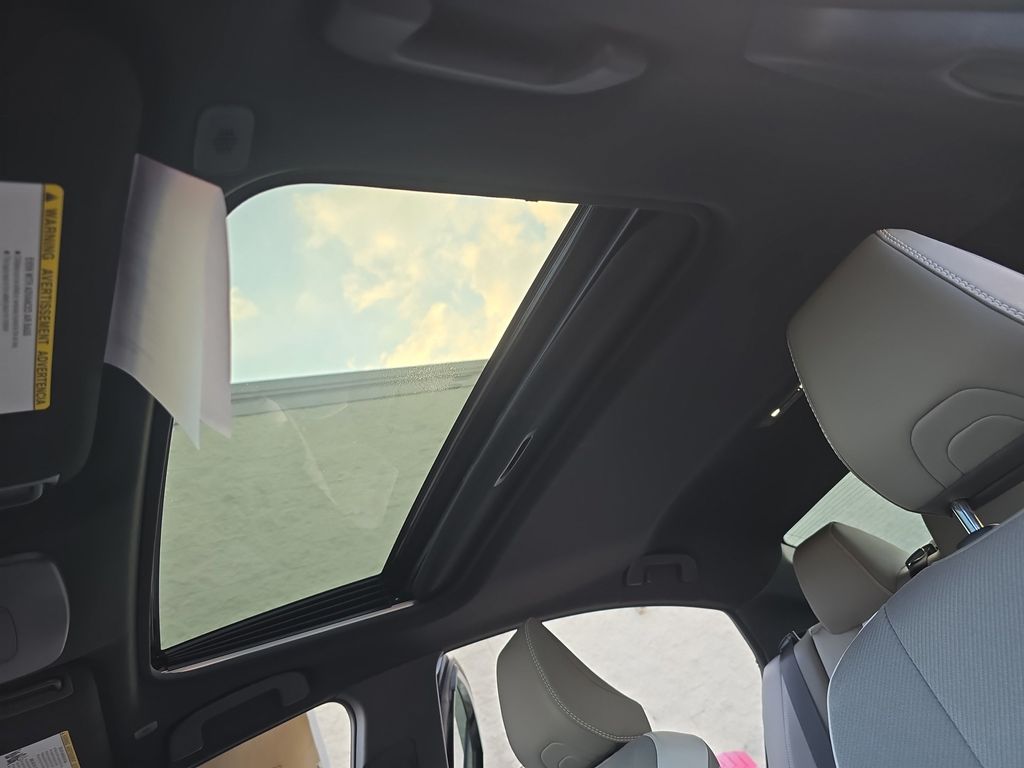 2025 Toyota Camry SE photo 25