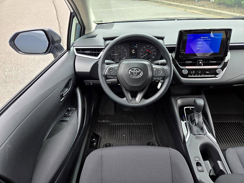 2025 Toyota Corolla LE photo 10