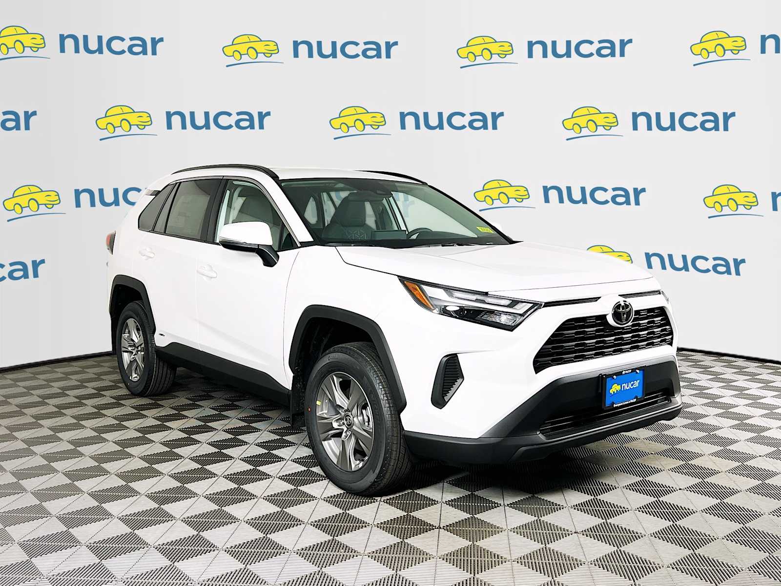 2025 Toyota RAV4 XLE's photo