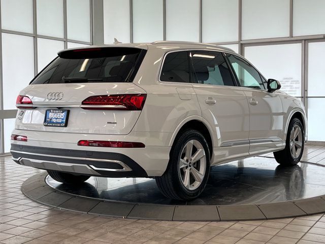 2022 Audi Q7 55 Premium photo 8