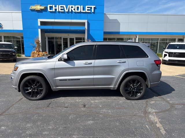 2020 Jeep Grand Cherokee Altitude photo 3