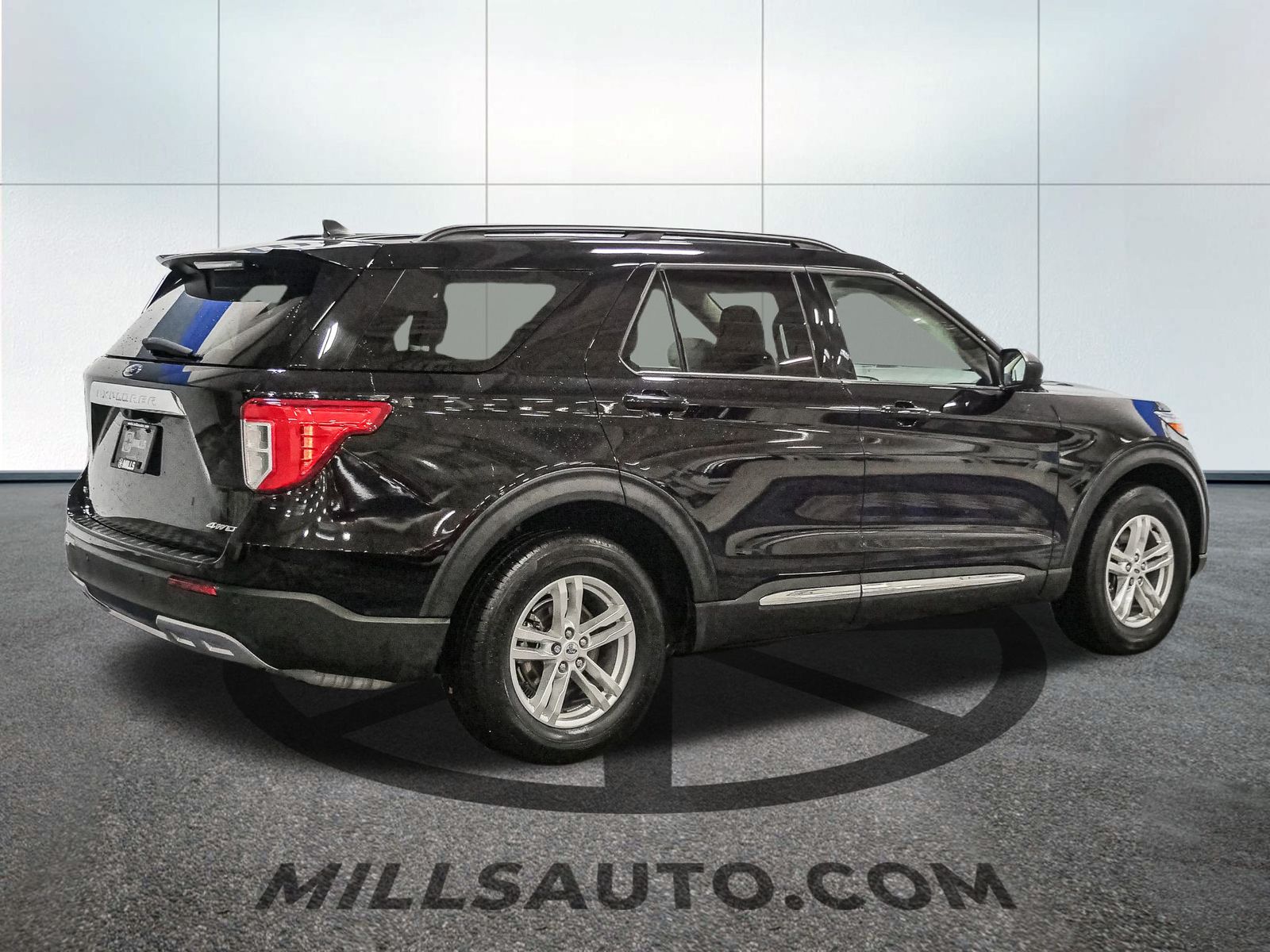 2023 Ford Explorer XLT photo 8