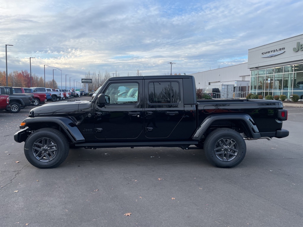 2025 Jeep Gladiator Sport photo 2