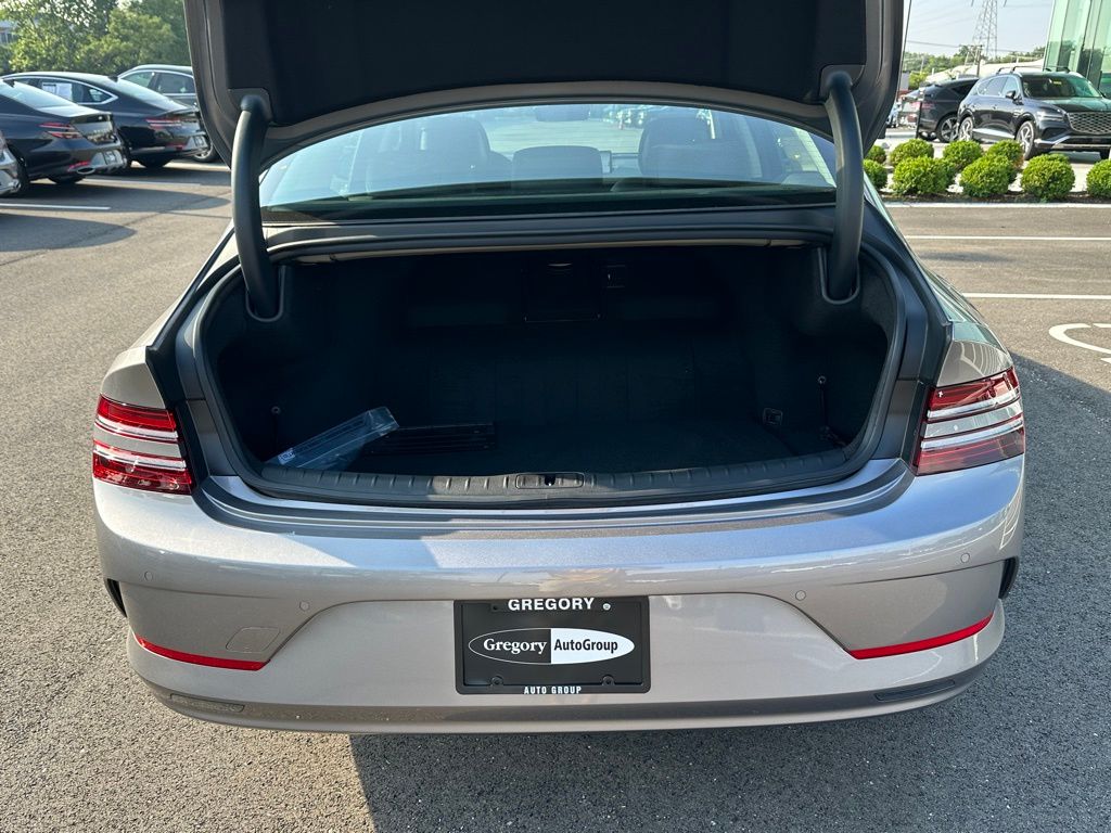 2024 Genesis Electrified G80 photo 11