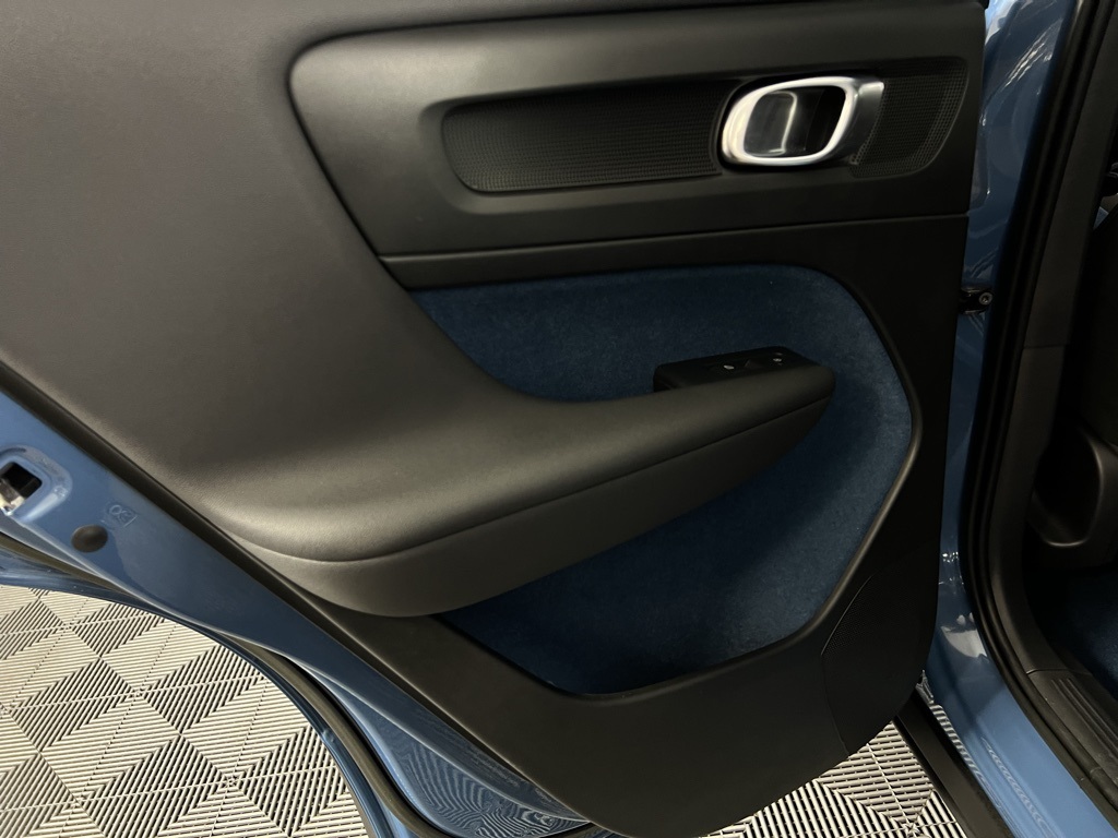 2023 Volvo XC40 Recharge Ultimate photo 26