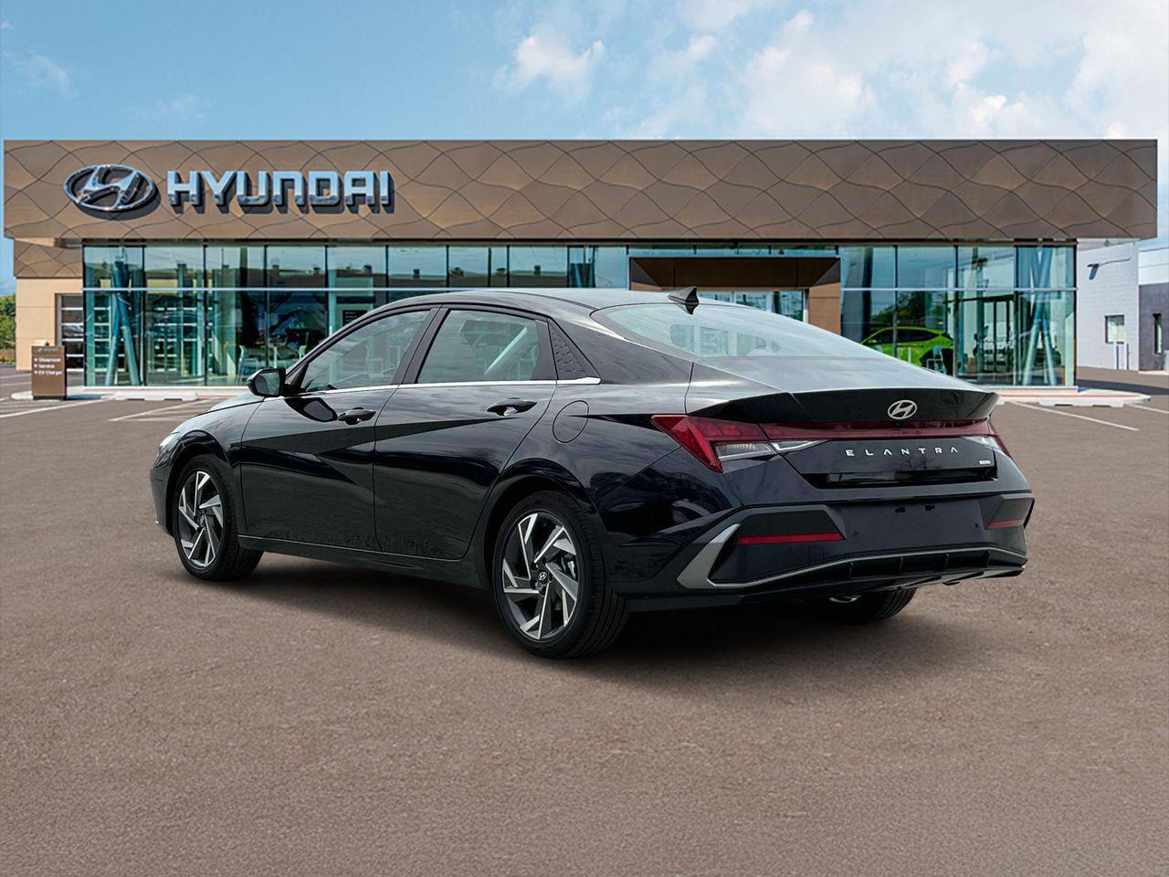 2025 Hyundai Elantra Hybrid Limited photo 3