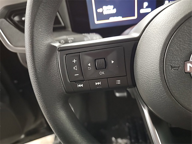 2025 Nissan Kicks SV photo 10