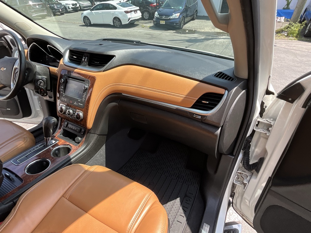 2014 Chevrolet Traverse LTZ photo 35