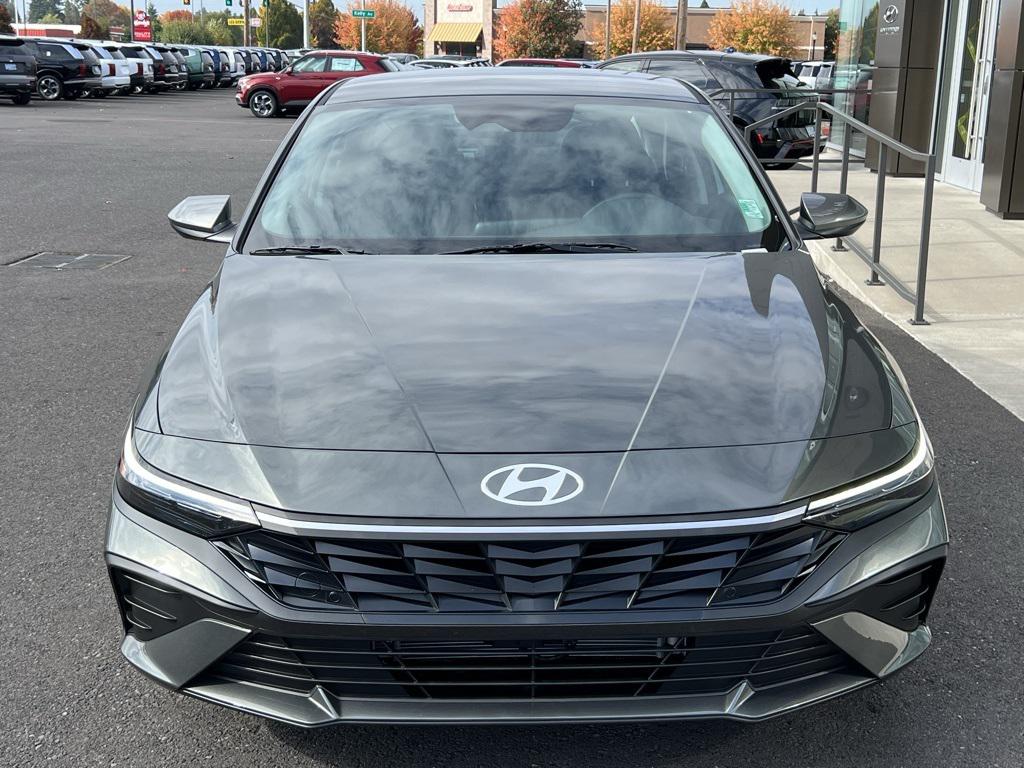 2026 Hyundai Elantra Hybrid Blue photo 2