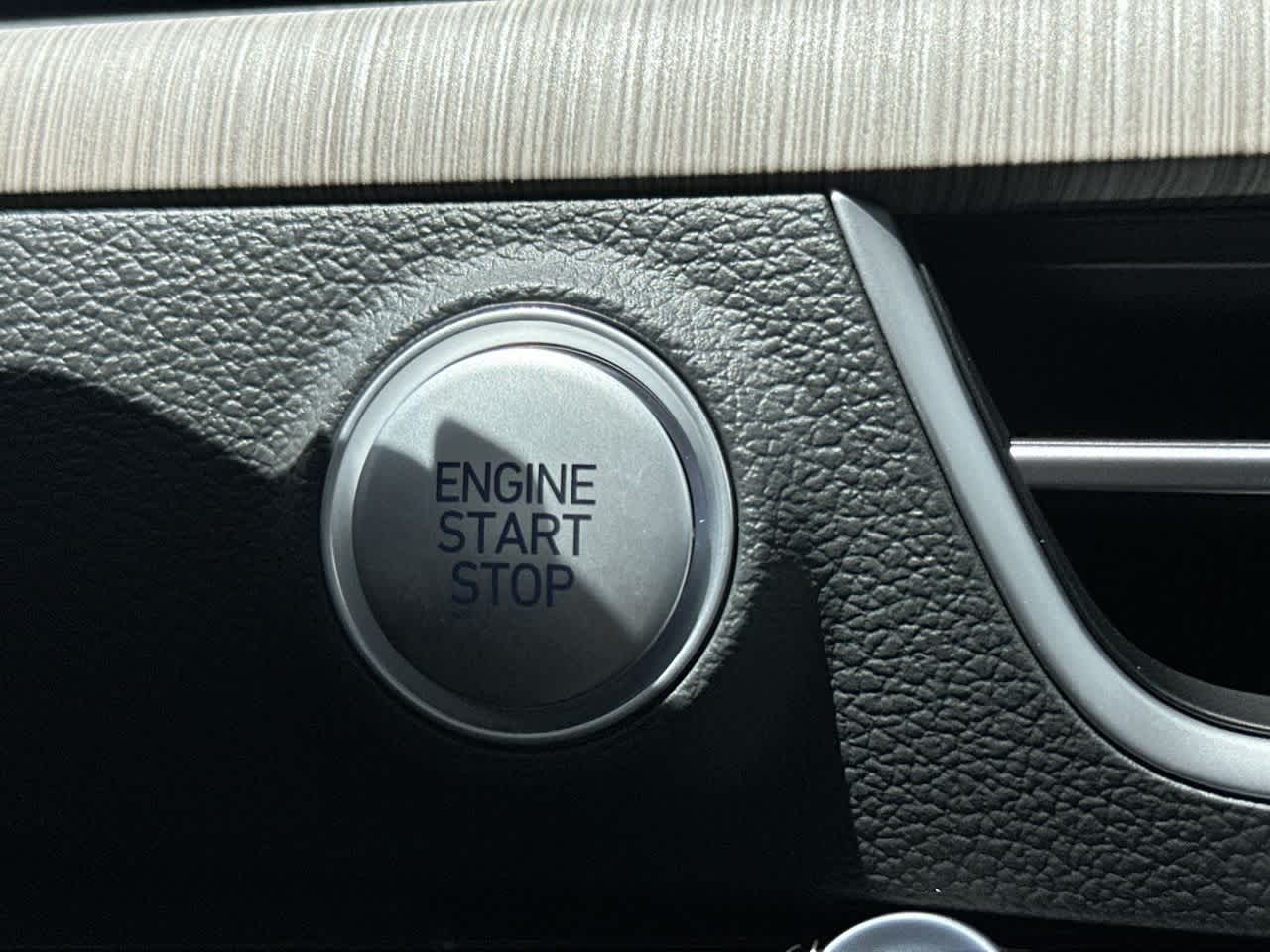 2025 Hyundai Sonata Hybrid SEL photo 17